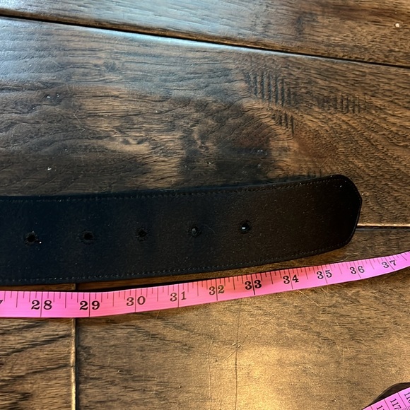 The limited womens belt size M black with rhinestone buckle - Picture 4 of 6